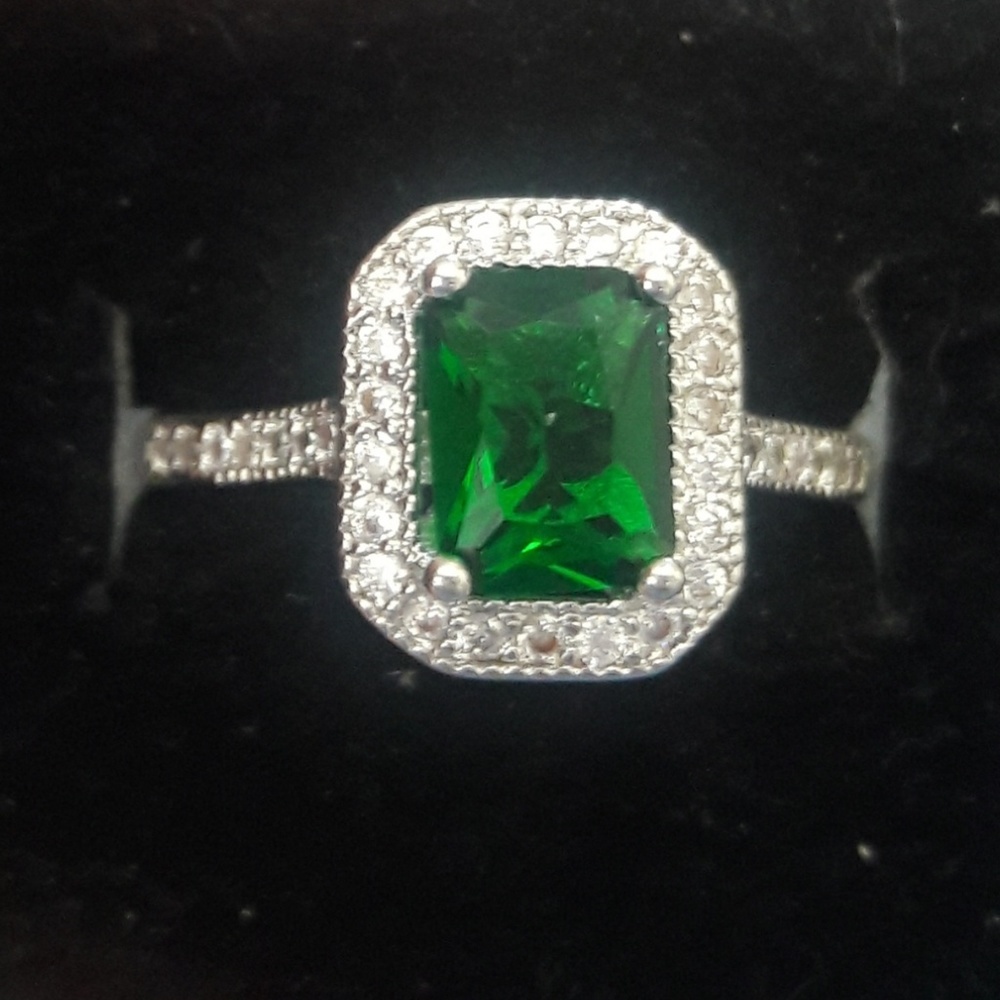 925 sterling silver  emerald ring